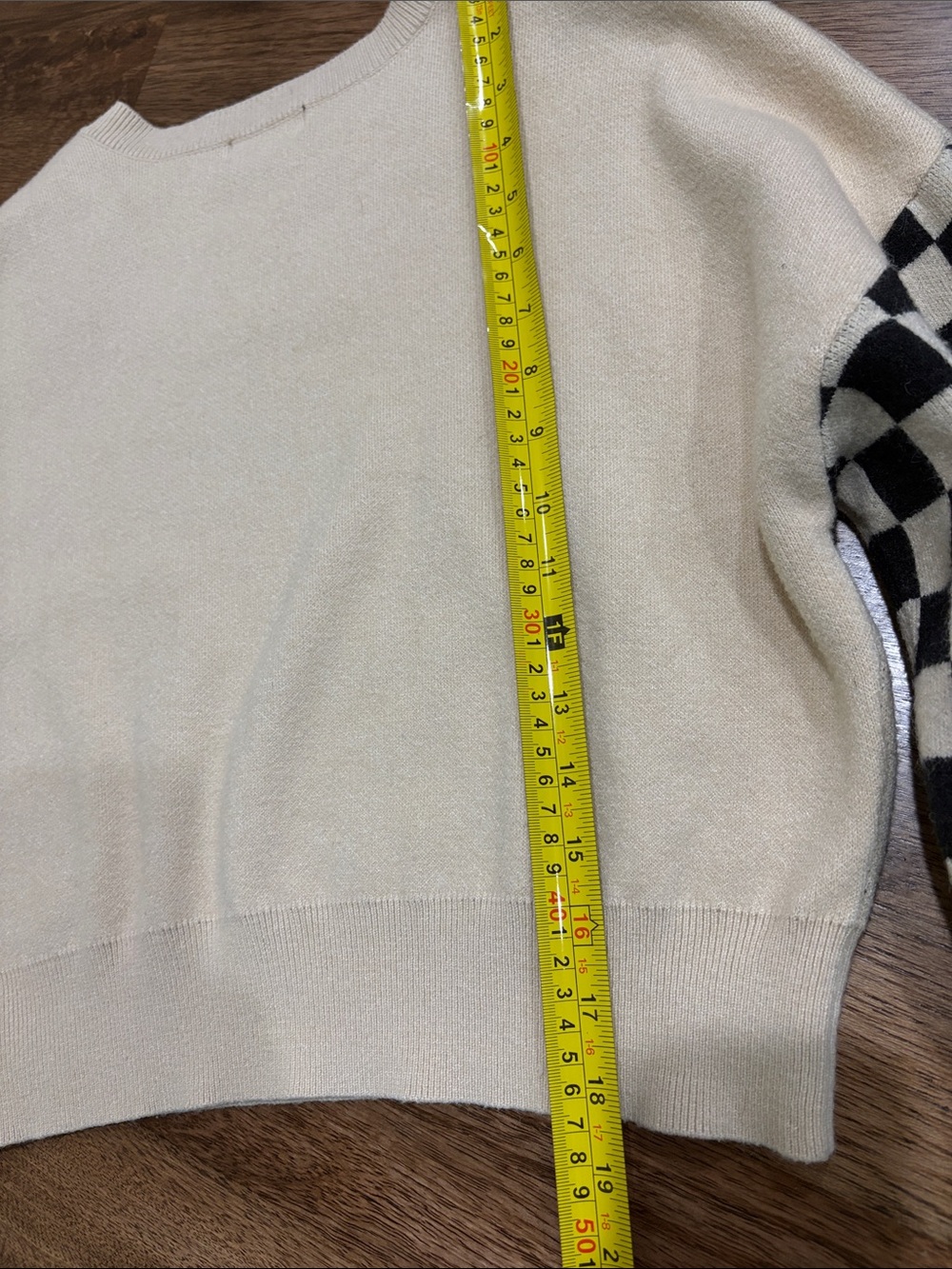 Originality Smiley Sweater Checked Sleeves Cropped Juniors Size M Cream & Black - Picture 7 of 8